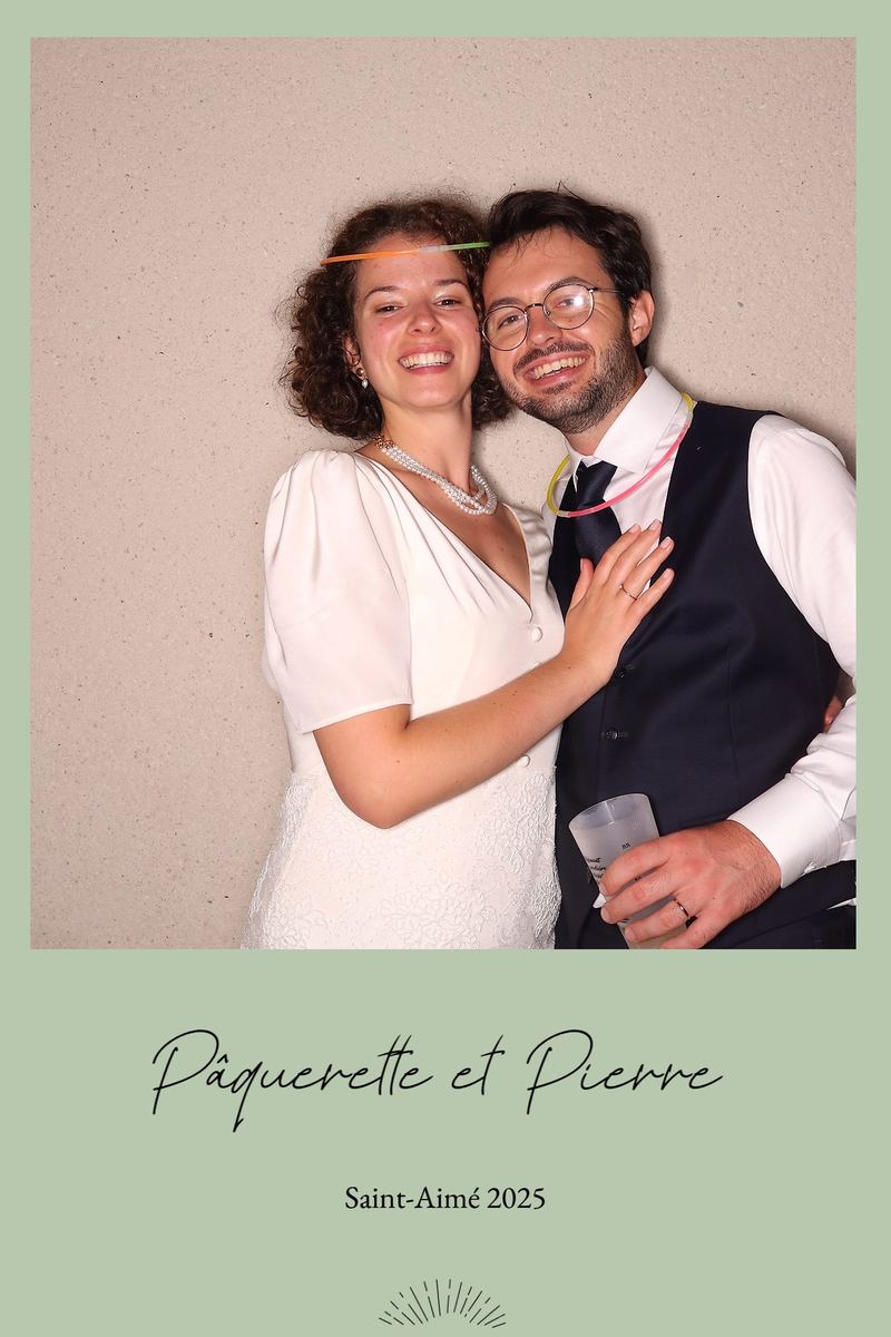 Tirage « Pâquerette et Pierre », cadre vert sauge, 2025